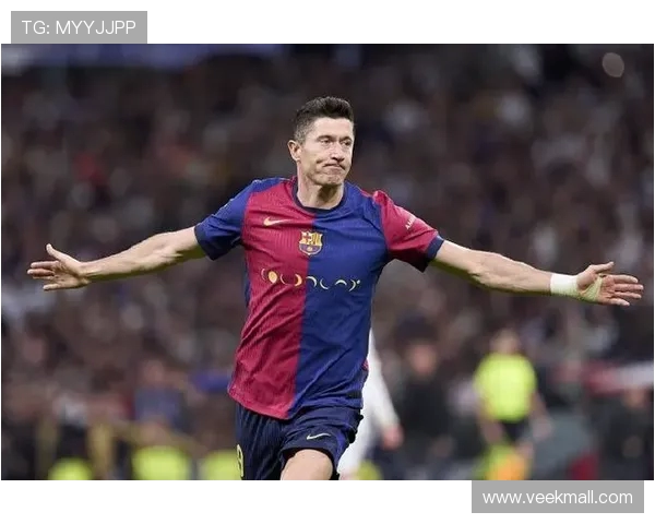 莱万半场独中三元助巴萨客场完胜阿拉维斯豪取关键三分 莱万半场独中三元助巴萨客场完胜阿拉维斯豪取关键三分